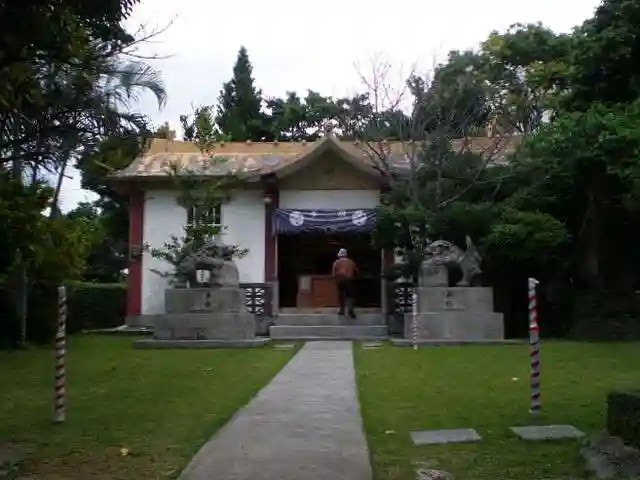 識名宮の本殿・本堂