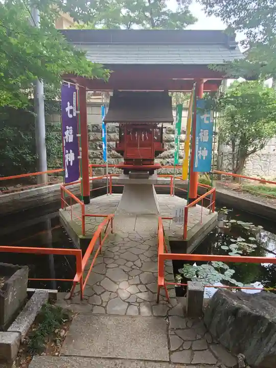 尾曳稲荷神社の末社・摂社