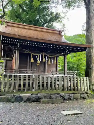 諏訪大社上社前宮の末社・摂社