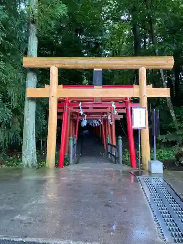 新屋山神社の鳥居