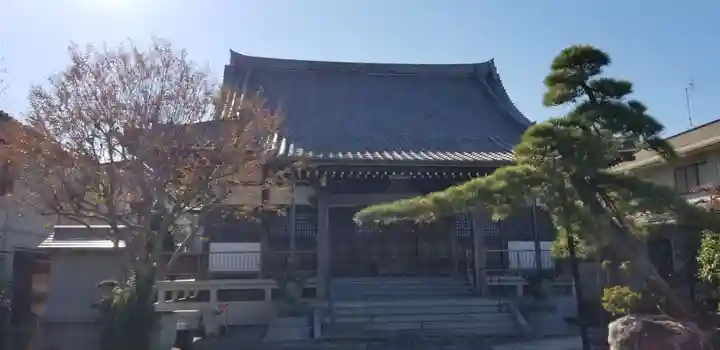 円勝寺の本殿・本堂