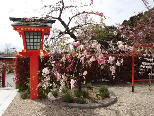 二川伏見稲荷の庭園