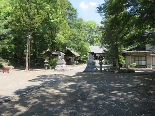 酒折宮の建物その他