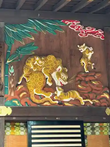 秩父神社の{uncategorized: "未分類", other: "その他", undefined: "問題あり", building: "その他建物", grave: "お墓", sacred_gate: "鳥居", guardian: "狛犬", statue: "像", buddha: "仏像", history: "歴史", nature: "自然", garden: "庭園", animal: "動物", pagoda: "塔", temizu: "手水舎", mountain_gate: "山門・神門", sanctuary: "本殿・本堂", subordinate: "末社・摂社", art: "芸術", scenery: "景色", jizo: "地蔵", ema: "絵馬", goshuin: "御朱印", omikuji: "おみくじ", items: "授与品その他", amulet: "お守り", goshuincho: "御朱印帳", eats: "食事", festival: "お祭り", votive_dance: "神楽", shichigosan: "七五三参", wedding: "結婚式", experience: "体験その他", initially: "初詣", around: "周辺", anti_infection: "感染症対策"}