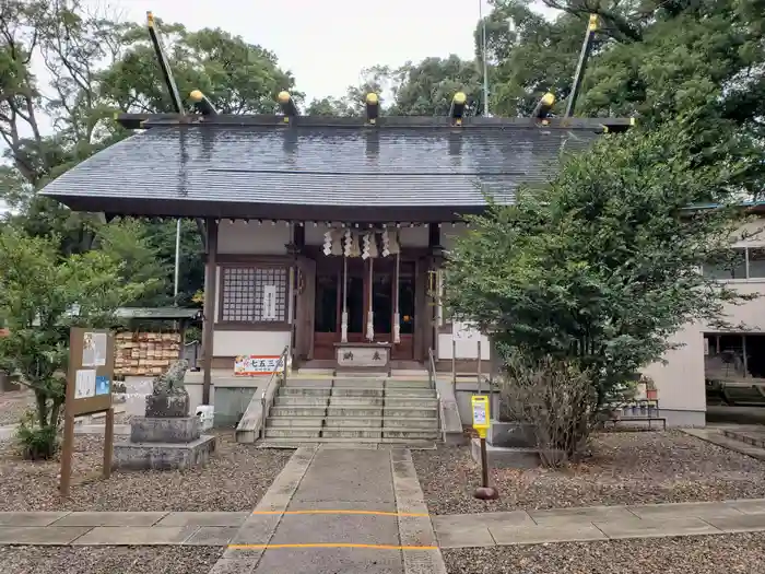 柴崎神社の本殿