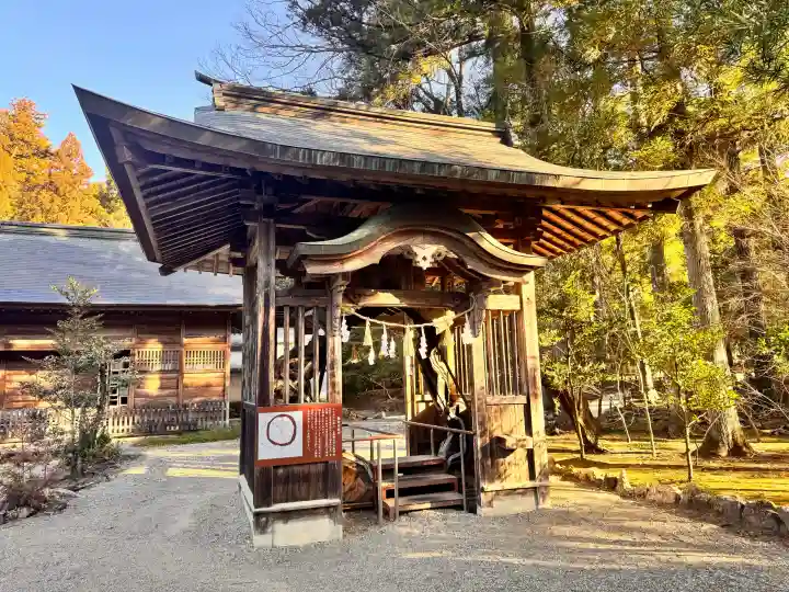 土佐神社の{uncategorized: "未分類", other: "その他", undefined: "問題あり", building: "その他建物", grave: "お墓", sacred_gate: "鳥居", guardian: "狛犬", statue: "像", buddha: "仏像", history: "歴史", nature: "自然", garden: "庭園", animal: "動物", pagoda: "塔", temizu: "手水舎", mountain_gate: "山門・神門", sanctuary: "本殿・本堂", subordinate: "末社・摂社", art: "芸術", scenery: "景色", jizo: "地蔵", ema: "絵馬", goshuin: "御朱印", omikuji: "おみくじ", items: "授与品その他", amulet: "お守り", goshuincho: "御朱印帳", eats: "食事", festival: "お祭り", votive_dance: "神楽", shichigosan: "七五三参", wedding: "結婚式", experience: "体験その他", initially: "初詣", around: "周辺", anti_infection: "感染症対策"}