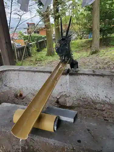 諏訪大社上社前宮の手水舎