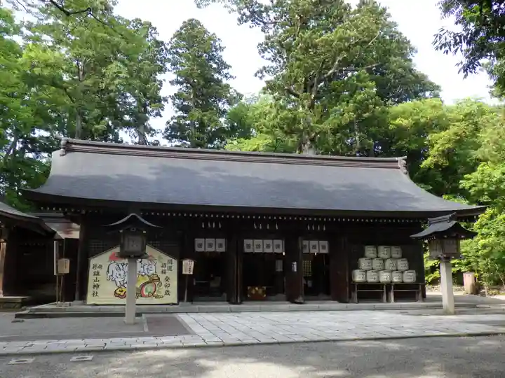 雄山神社前立社壇の本殿・本堂