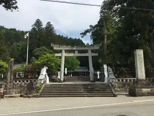 飛驒一宮水無神社の鳥居