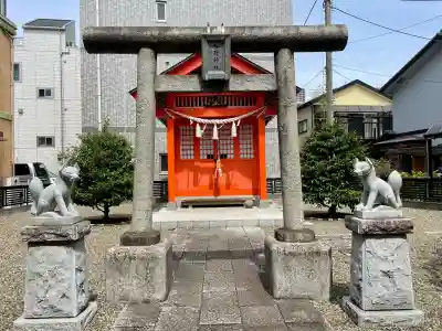 正一位原市場稲荷大明神の{uncategorized: "未分類", other: "その他", undefined: "問題あり", building: "その他建物", grave: "お墓", sacred_gate: "鳥居", guardian: "狛犬", statue: "像", buddha: "仏像", history: "歴史", nature: "自然", garden: "庭園", animal: "動物", pagoda: "塔", temizu: "手水舎", mountain_gate: "山門・神門", sanctuary: "本殿・本堂", subordinate: "末社・摂社", art: "芸術", scenery: "景色", jizo: "地蔵", ema: "絵馬", goshuin: "御朱印", omikuji: "おみくじ", items: "授与品その他", amulet: "お守り", goshuincho: "御朱印帳", eats: "食事", festival: "お祭り", votive_dance: "神楽", shichigosan: "七五三参", wedding: "結婚式", experience: "体験その他", initially: "初詣", around: "周辺", anti_infection: "感染症対策"}