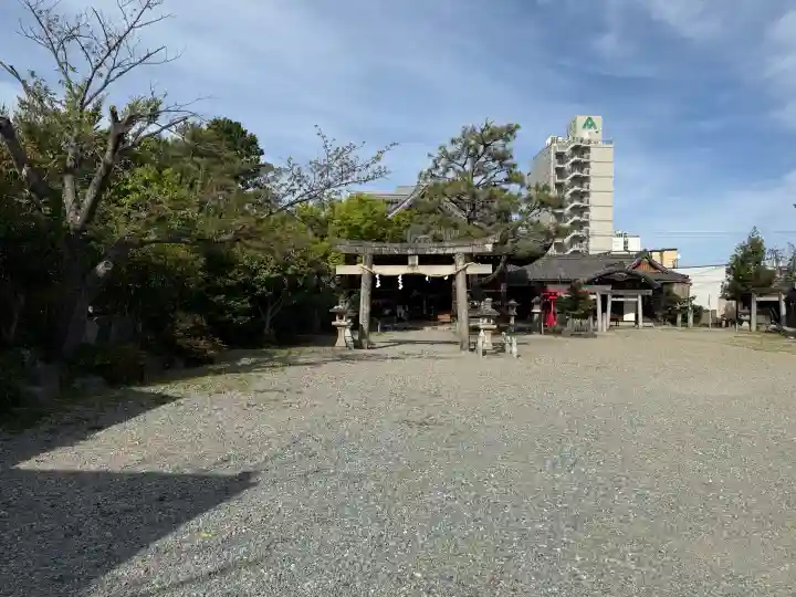 八雲神社の{uncategorized: "未分類", other: "その他", undefined: "問題あり", building: "その他建物", grave: "お墓", sacred_gate: "鳥居", guardian: "狛犬", statue: "像", buddha: "仏像", history: "歴史", nature: "自然", garden: "庭園", animal: "動物", pagoda: "塔", temizu: "手水舎", mountain_gate: "山門・神門", sanctuary: "本殿・本堂", subordinate: "末社・摂社", art: "芸術", scenery: "景色", jizo: "地蔵", ema: "絵馬", goshuin: "御朱印", omikuji: "おみくじ", items: "授与品その他", amulet: "お守り", goshuincho: "御朱印帳", eats: "食事", festival: "お祭り", votive_dance: "神楽", shichigosan: "七五三参", wedding: "結婚式", experience: "体験その他", initially: "初詣", around: "周辺", anti_infection: "感染症対策"}