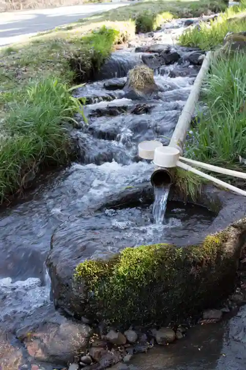 諏訪大社上社前宮の手水舎