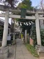 雪塚稲荷神社の{uncategorized: "未分類", other: "その他", undefined: "問題あり", building: "その他建物", grave: "お墓", sacred_gate: "鳥居", guardian: "狛犬", statue: "像", buddha: "仏像", history: "歴史", nature: "自然", garden: "庭園", animal: "動物", pagoda: "塔", temizu: "手水舎", mountain_gate: "山門・神門", sanctuary: "本殿・本堂", subordinate: "末社・摂社", art: "芸術", scenery: "景色", jizo: "地蔵", ema: "絵馬", goshuin: "御朱印", omikuji: "おみくじ", items: "授与品その他", amulet: "お守り", goshuincho: "御朱印帳", eats: "食事", festival: "お祭り", votive_dance: "神楽", shichigosan: "七五三参", wedding: "結婚式", experience: "体験その他", initially: "初詣", around: "周辺", anti_infection: "感染症対策"}