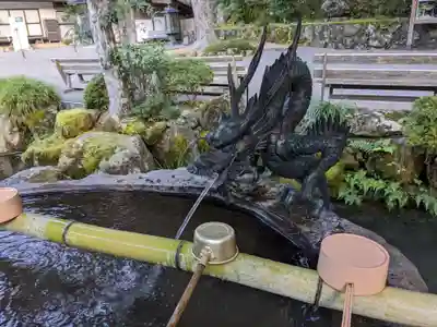 天河大辨財天社の手水舎