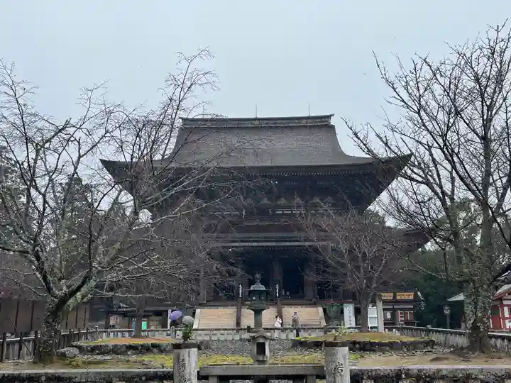 金峯山寺の本殿・本堂