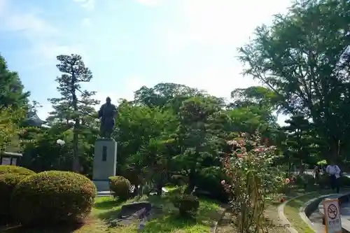 龍城神社の庭園