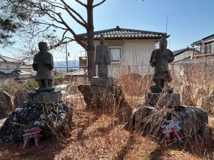 御嶽神社の{uncategorized: "未分類", other: "その他", undefined: "問題あり", building: "その他建物", grave: "お墓", sacred_gate: "鳥居", guardian: "狛犬", statue: "像", buddha: "仏像", history: "歴史", nature: "自然", garden: "庭園", animal: "動物", pagoda: "塔", temizu: "手水舎", mountain_gate: "山門・神門", sanctuary: "本殿・本堂", subordinate: "末社・摂社", art: "芸術", scenery: "景色", jizo: "地蔵", ema: "絵馬", goshuin: "御朱印", omikuji: "おみくじ", items: "授与品その他", amulet: "お守り", goshuincho: "御朱印帳", eats: "食事", festival: "お祭り", votive_dance: "神楽", shichigosan: "七五三参", wedding: "結婚式", experience: "体験その他", initially: "初詣", around: "周辺", anti_infection: "感染症対策"}
