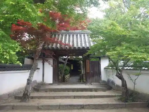 太山寺の山門