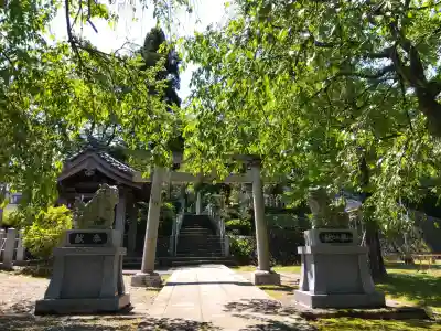 熊野神社の{uncategorized: "未分類", other: "その他", undefined: "問題あり", building: "その他建物", grave: "お墓", sacred_gate: "鳥居", guardian: "狛犬", statue: "像", buddha: "仏像", history: "歴史", nature: "自然", garden: "庭園", animal: "動物", pagoda: "塔", temizu: "手水舎", mountain_gate: "山門・神門", sanctuary: "本殿・本堂", subordinate: "末社・摂社", art: "芸術", scenery: "景色", jizo: "地蔵", ema: "絵馬", goshuin: "御朱印", omikuji: "おみくじ", items: "授与品その他", amulet: "お守り", goshuincho: "御朱印帳", eats: "食事", festival: "お祭り", votive_dance: "神楽", shichigosan: "七五三参", wedding: "結婚式", experience: "体験その他", initially: "初詣", around: "周辺", anti_infection: "感染症対策"}