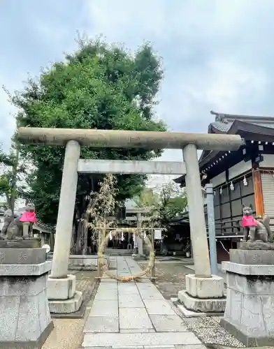飛木稲荷神社の鳥居