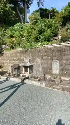 藤ノ木白山神社の{uncategorized: "未分類", other: "その他", undefined: "問題あり", building: "その他建物", grave: "お墓", sacred_gate: "鳥居", guardian: "狛犬", statue: "像", buddha: "仏像", history: "歴史", nature: "自然", garden: "庭園", animal: "動物", pagoda: "塔", temizu: "手水舎", mountain_gate: "山門・神門", sanctuary: "本殿・本堂", subordinate: "末社・摂社", art: "芸術", scenery: "景色", jizo: "地蔵", ema: "絵馬", goshuin: "御朱印", omikuji: "おみくじ", items: "授与品その他", amulet: "お守り", goshuincho: "御朱印帳", eats: "食事", festival: "お祭り", votive_dance: "神楽", shichigosan: "七五三参", wedding: "結婚式", experience: "体験その他", initially: "初詣", around: "周辺", anti_infection: "感染症対策"}