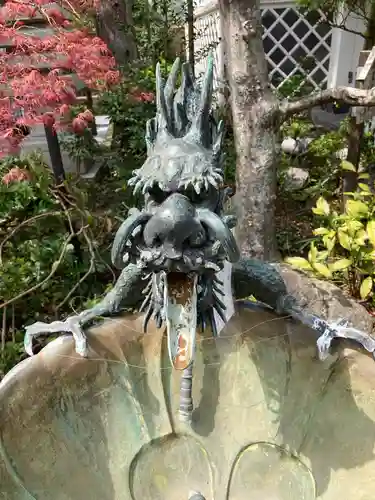 成就院の手水舎