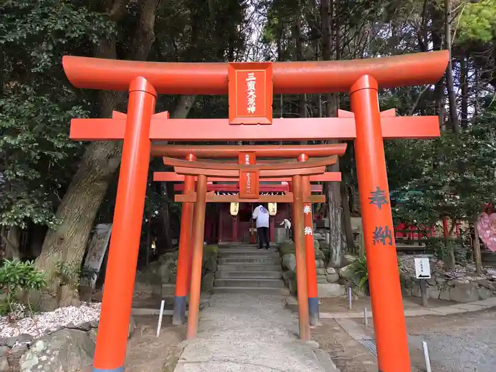 宮地嶽神社の末社・摂社