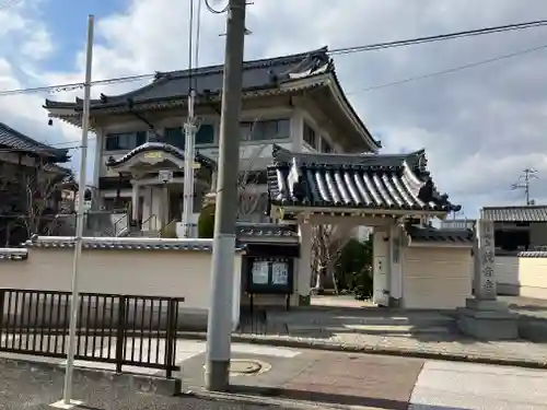 観音寺の山門