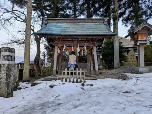 諏訪大社上社前宮の手水舎