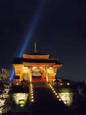 清水寺の山門・神門