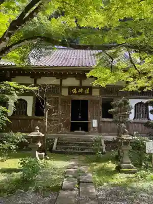 大洞院の{uncategorized: "未分類", other: "その他", undefined: "問題あり", building: "その他建物", grave: "お墓", sacred_gate: "鳥居", guardian: "狛犬", statue: "像", buddha: "仏像", history: "歴史", nature: "自然", garden: "庭園", animal: "動物", pagoda: "塔", temizu: "手水舎", mountain_gate: "山門・神門", sanctuary: "本殿・本堂", subordinate: "末社・摂社", art: "芸術", scenery: "景色", jizo: "地蔵", ema: "絵馬", goshuin: "御朱印", omikuji: "おみくじ", items: "授与品その他", amulet: "お守り", goshuincho: "御朱印帳", eats: "食事", festival: "お祭り", votive_dance: "神楽", shichigosan: "七五三参", wedding: "結婚式", experience: "体験その他", initially: "初詣", around: "周辺", anti_infection: "感染症対策"}