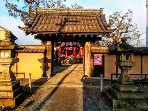 仙養山 玉泉寺の山門