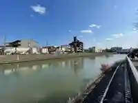 庄下川水地蔵の周辺