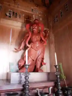 身延山奥之院思親閣の像