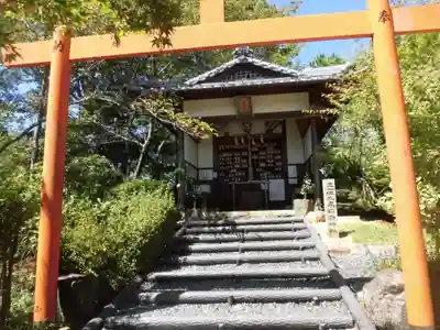 丸高稲荷神社の本殿・本堂