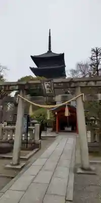 東寺鎮守八幡宮・東寺境内社八島殿の鳥居