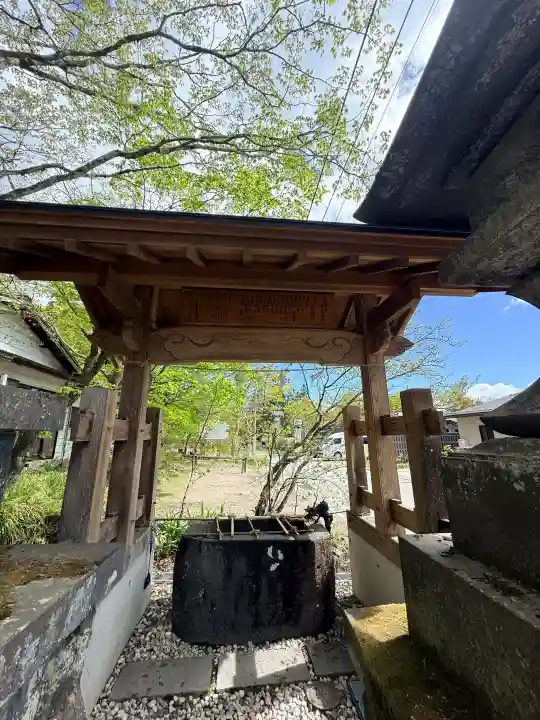熊野皇大神社の{uncategorized: "未分類", other: "その他", undefined: "問題あり", building: "その他建物", grave: "お墓", sacred_gate: "鳥居", guardian: "狛犬", statue: "像", buddha: "仏像", history: "歴史", nature: "自然", garden: "庭園", animal: "動物", pagoda: "塔", temizu: "手水舎", mountain_gate: "山門・神門", sanctuary: "本殿・本堂", subordinate: "末社・摂社", art: "芸術", scenery: "景色", jizo: "地蔵", ema: "絵馬", goshuin: "御朱印", omikuji: "おみくじ", items: "授与品その他", amulet: "お守り", goshuincho: "御朱印帳", eats: "食事", festival: "お祭り", votive_dance: "神楽", shichigosan: "七五三参", wedding: "結婚式", experience: "体験その他", initially: "初詣", around: "周辺", anti_infection: "感染症対策"}