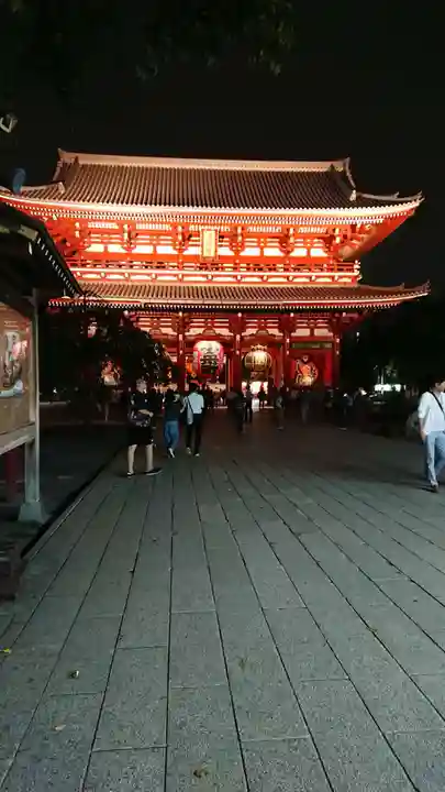 浅草寺の山門・神門