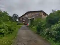 月山神社本宮の周辺