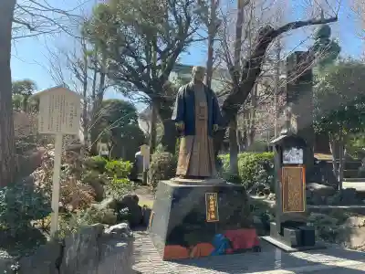 川崎大師(平間寺)の{uncategorized: "未分類", other: "その他", undefined: "問題あり", building: "その他建物", grave: "お墓", sacred_gate: "鳥居", guardian: "狛犬", statue: "像", buddha: "仏像", history: "歴史", nature: "自然", garden: "庭園", animal: "動物", pagoda: "塔", temizu: "手水舎", mountain_gate: "山門・神門", sanctuary: "本殿・本堂", subordinate: "末社・摂社", art: "芸術", scenery: "景色", jizo: "地蔵", ema: "絵馬", goshuin: "御朱印", omikuji: "おみくじ", items: "授与品その他", amulet: "お守り", goshuincho: "御朱印帳", eats: "食事", festival: "お祭り", votive_dance: "神楽", shichigosan: "七五三参", wedding: "結婚式", experience: "体験その他", initially: "初詣", around: "周辺", anti_infection: "感染症対策"}