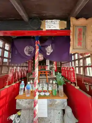 開徳稲荷神社の{uncategorized: "未分類", other: "その他", undefined: "問題あり", building: "その他建物", grave: "お墓", sacred_gate: "鳥居", guardian: "狛犬", statue: "像", buddha: "仏像", history: "歴史", nature: "自然", garden: "庭園", animal: "動物", pagoda: "塔", temizu: "手水舎", mountain_gate: "山門・神門", sanctuary: "本殿・本堂", subordinate: "末社・摂社", art: "芸術", scenery: "景色", jizo: "地蔵", ema: "絵馬", goshuin: "御朱印", omikuji: "おみくじ", items: "授与品その他", amulet: "お守り", goshuincho: "御朱印帳", eats: "食事", festival: "お祭り", votive_dance: "神楽", shichigosan: "七五三参", wedding: "結婚式", experience: "体験その他", initially: "初詣", around: "周辺", anti_infection: "感染症対策"}