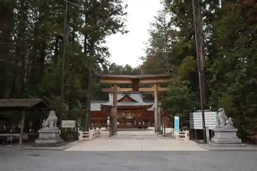 穂高神社本宮の鳥居