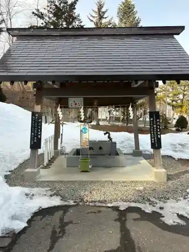札内神社の{uncategorized: "未分類", other: "その他", undefined: "問題あり", building: "その他建物", grave: "お墓", sacred_gate: "鳥居", guardian: "狛犬", statue: "像", buddha: "仏像", history: "歴史", nature: "自然", garden: "庭園", animal: "動物", pagoda: "塔", temizu: "手水舎", mountain_gate: "山門・神門", sanctuary: "本殿・本堂", subordinate: "末社・摂社", art: "芸術", scenery: "景色", jizo: "地蔵", ema: "絵馬", goshuin: "御朱印", omikuji: "おみくじ", items: "授与品その他", amulet: "お守り", goshuincho: "御朱印帳", eats: "食事", festival: "お祭り", votive_dance: "神楽", shichigosan: "七五三参", wedding: "結婚式", experience: "体験その他", initially: "初詣", around: "周辺", anti_infection: "感染症対策"}