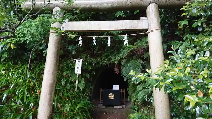 荏柄天神社の末社・摂社