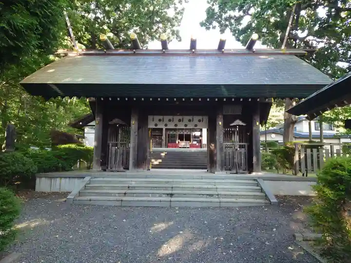 本輪西八幡神社の山門・神門