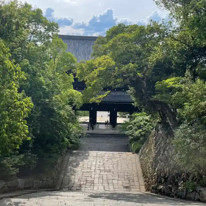 知恩院の{uncategorized: "未分類", other: "その他", undefined: "問題あり", building: "その他建物", grave: "お墓", sacred_gate: "鳥居", guardian: "狛犬", statue: "像", buddha: "仏像", history: "歴史", nature: "自然", garden: "庭園", animal: "動物", pagoda: "塔", temizu: "手水舎", mountain_gate: "山門・神門", sanctuary: "本殿・本堂", subordinate: "末社・摂社", art: "芸術", scenery: "景色", jizo: "地蔵", ema: "絵馬", goshuin: "御朱印", omikuji: "おみくじ", items: "授与品その他", amulet: "お守り", goshuincho: "御朱印帳", eats: "食事", festival: "お祭り", votive_dance: "神楽", shichigosan: "七五三参", wedding: "結婚式", experience: "体験その他", initially: "初詣", around: "周辺", anti_infection: "感染症対策"}