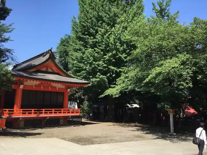 花園神社の庭園