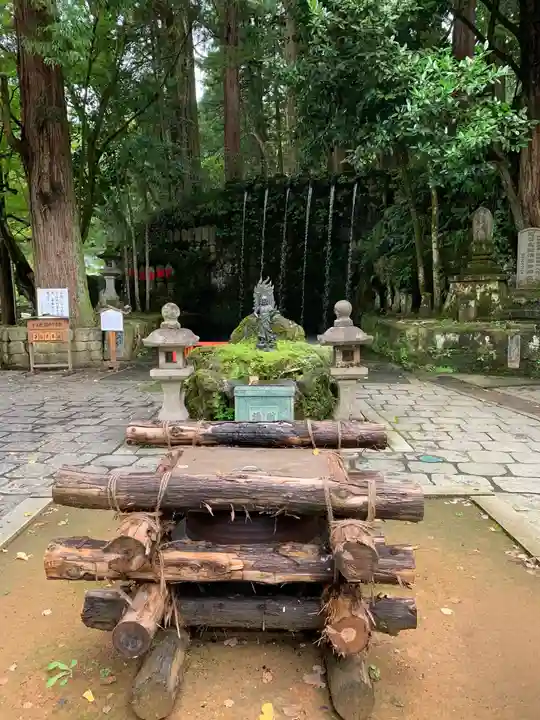 日石寺の庭園