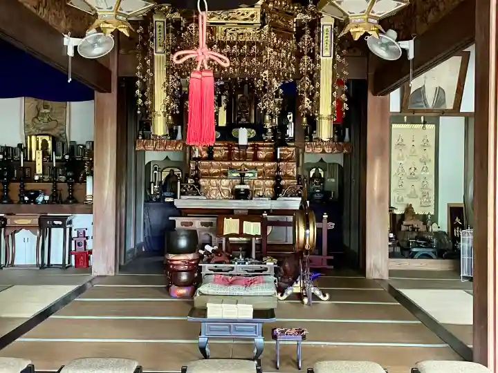 萬藏寺の{uncategorized: "未分類", other: "その他", undefined: "問題あり", building: "その他建物", grave: "お墓", sacred_gate: "鳥居", guardian: "狛犬", statue: "像", buddha: "仏像", history: "歴史", nature: "自然", garden: "庭園", animal: "動物", pagoda: "塔", temizu: "手水舎", mountain_gate: "山門・神門", sanctuary: "本殿・本堂", subordinate: "末社・摂社", art: "芸術", scenery: "景色", jizo: "地蔵", ema: "絵馬", goshuin: "御朱印", omikuji: "おみくじ", items: "授与品その他", amulet: "お守り", goshuincho: "御朱印帳", eats: "食事", festival: "お祭り", votive_dance: "神楽", shichigosan: "七五三参", wedding: "結婚式", experience: "体験その他", initially: "初詣", around: "周辺", anti_infection: "感染症対策"}