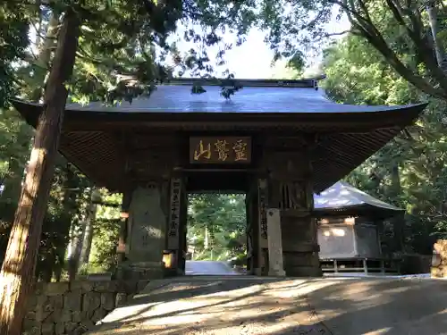 鶴林寺の山門